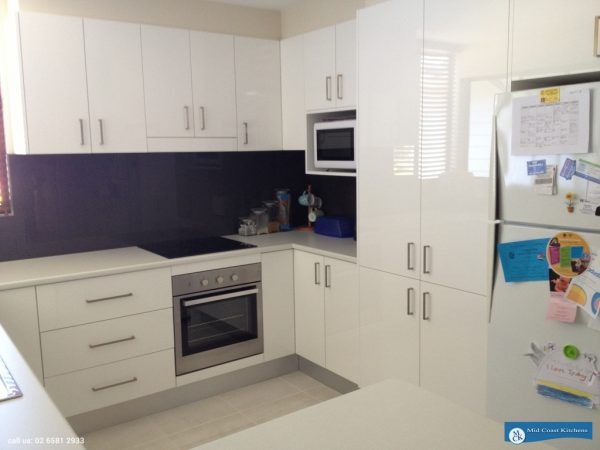 Laminate Kitchen Benchtops Gallery - Mid Coast Kitchens Port Macquarie