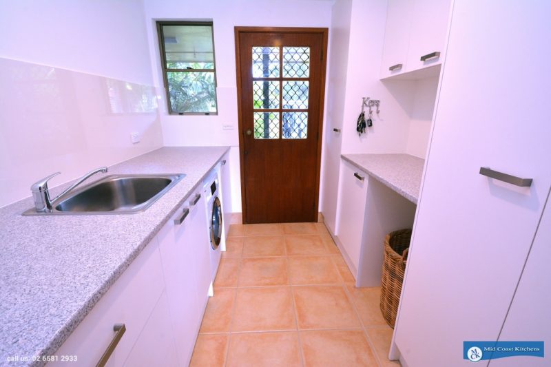 Laminate Kitchen Benchtops Gallery - Mid Coast Kitchens Port Macquarie